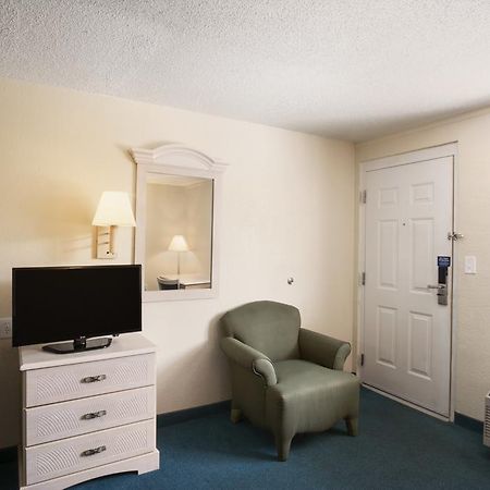 Days Inn Pensacola North Ferry Pass 외부 사진
