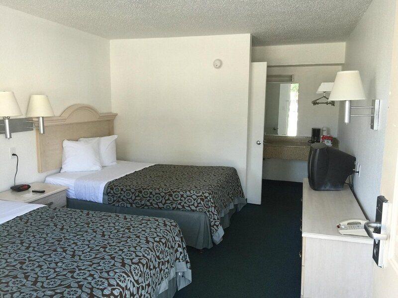 Days Inn Pensacola North Ferry Pass 외부 사진