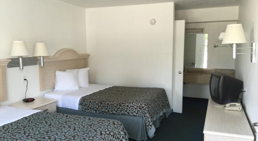 Days Inn Pensacola North 외부 사진