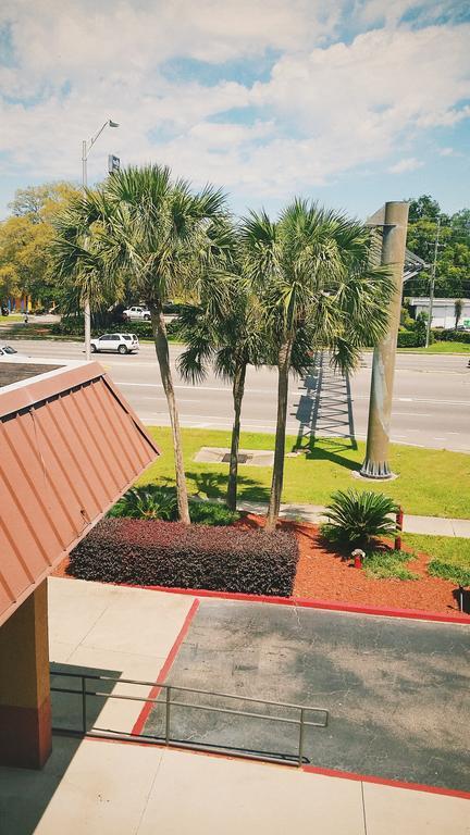 Days Inn Pensacola North 외부 사진