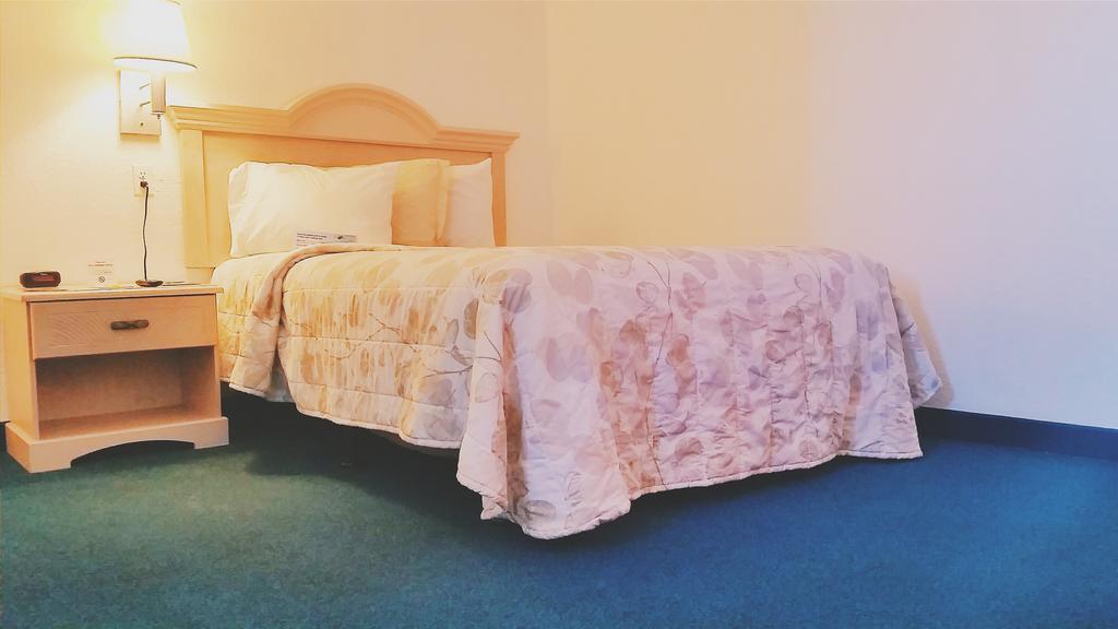 Days Inn Pensacola North Ferry Pass 외부 사진