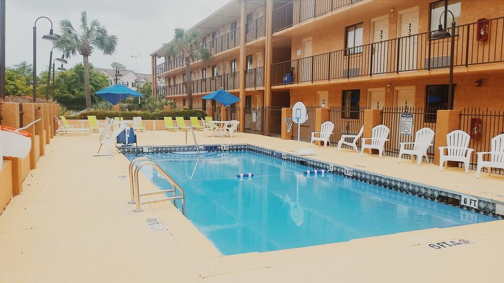 Days Inn Pensacola North Ferry Pass 외부 사진